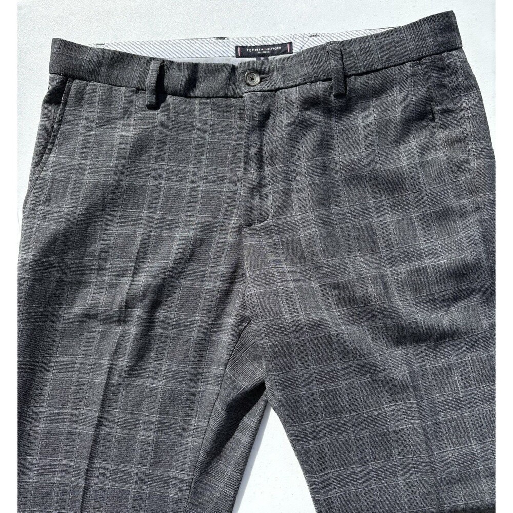 Tommy Hilfiger Dress Pants Men’s Size 35x31 Gray Blue Plaid Stretch Logo